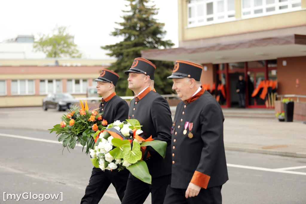 Złożyli kwiaty przy pomniku Św. Floriana