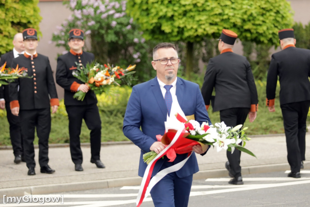 Złożyli kwiaty przy pomniku Św. Floriana
