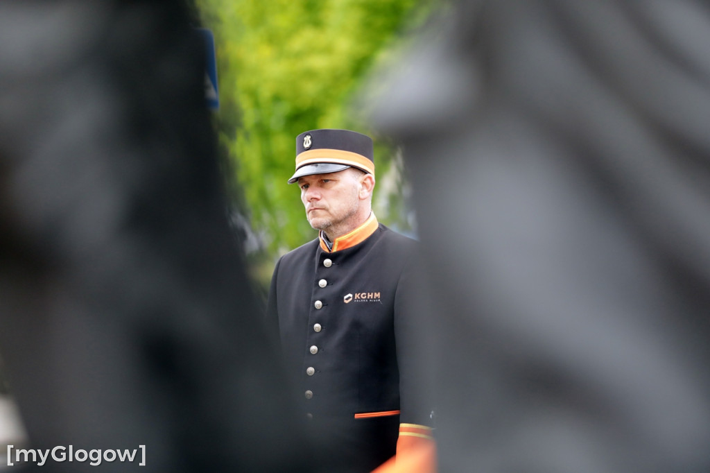 Złożyli kwiaty przy pomniku Św. Floriana