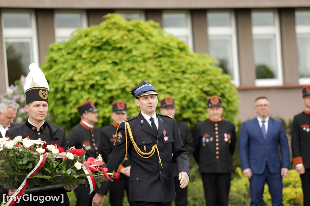 Złożyli kwiaty przy pomniku Św. Floriana