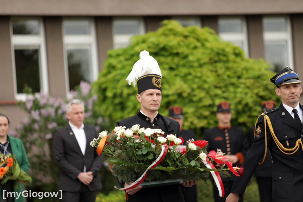 Złożyli kwiaty przy pomniku Św. Floriana