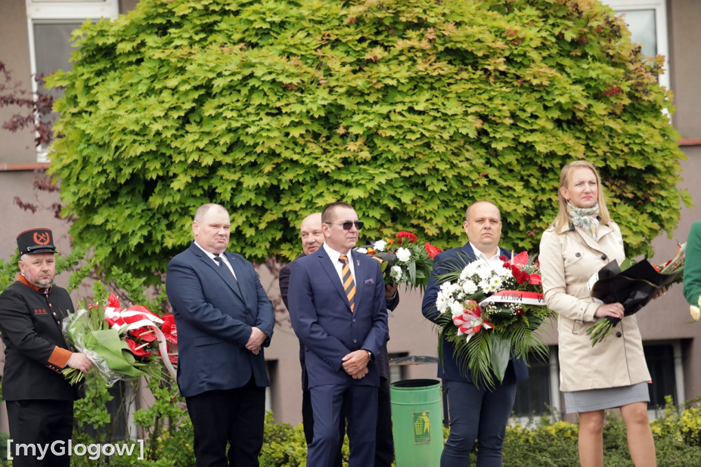 Złożyli kwiaty przy pomniku Św. Floriana