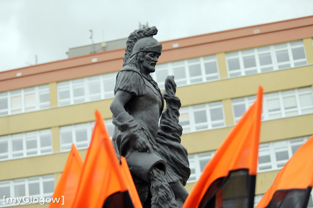 Złożyli kwiaty przy pomniku Św. Floriana