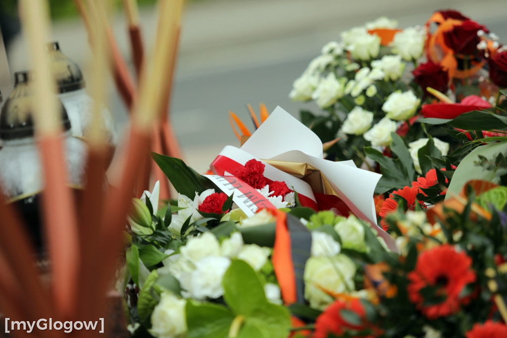 Złożyli kwiaty przy pomniku Św. Floriana