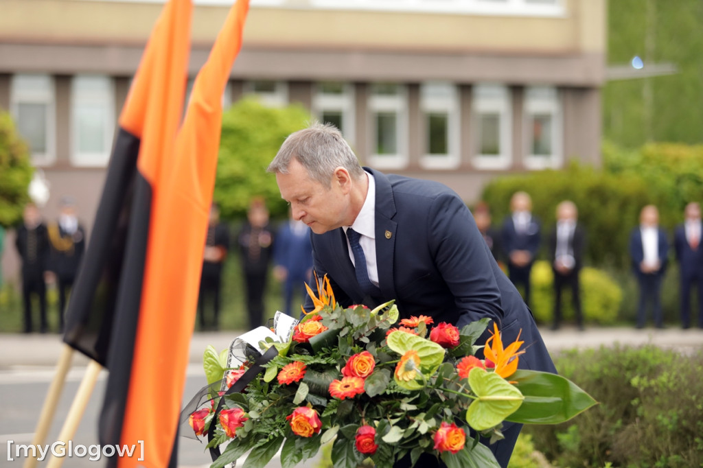 Złożyli kwiaty przy pomniku Św. Floriana