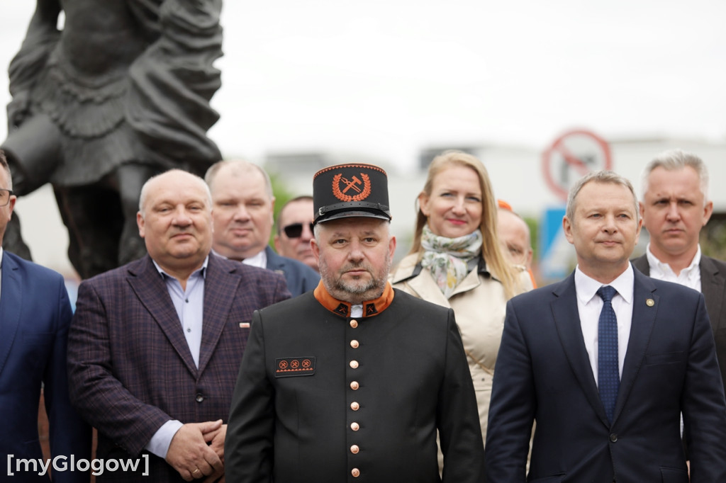 Złożyli kwiaty przy pomniku Św. Floriana
