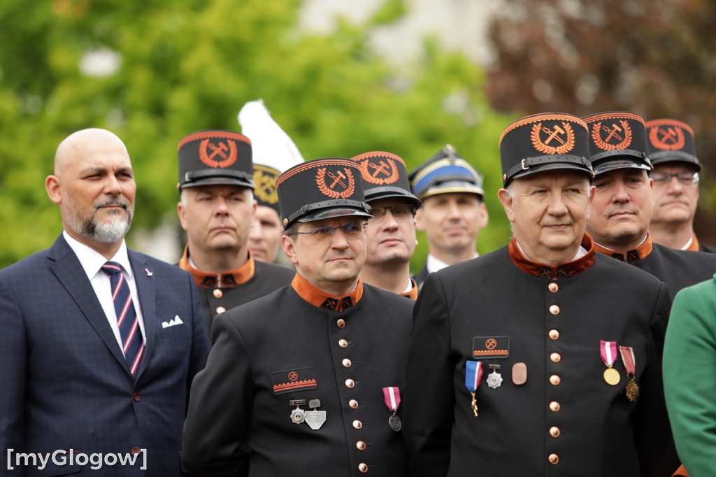 Złożyli kwiaty przy pomniku Św. Floriana