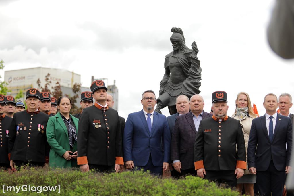 Złożyli kwiaty przy pomniku Św. Floriana