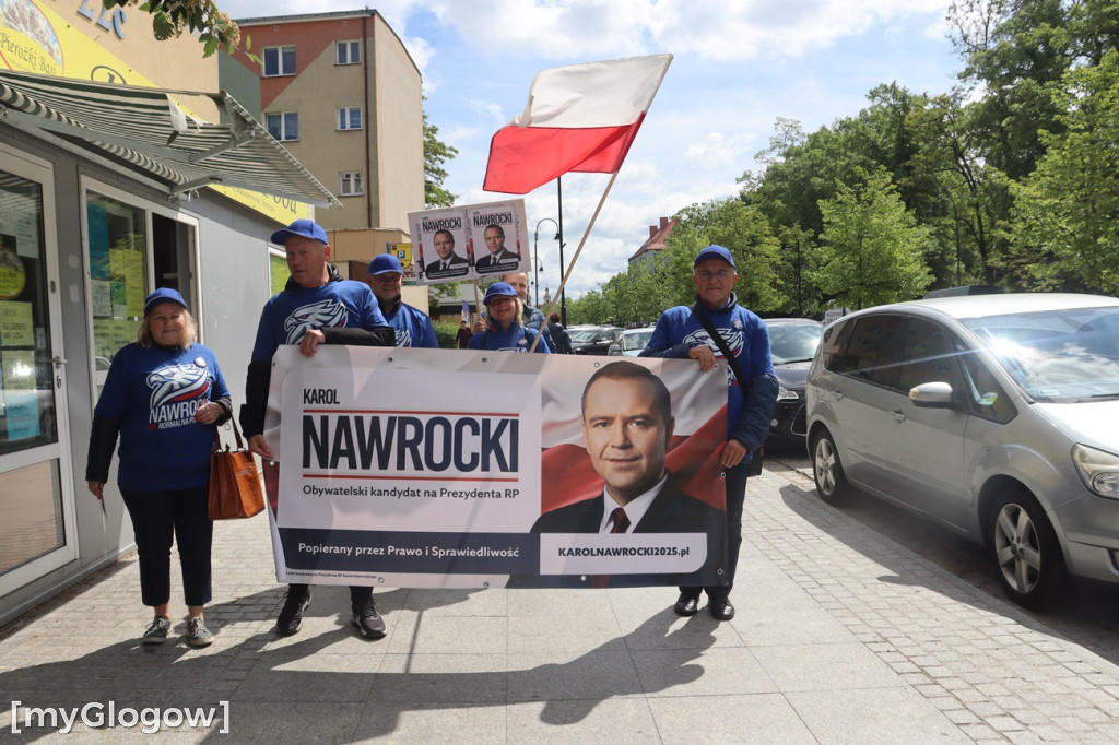Zwolennicy Nawrockiego