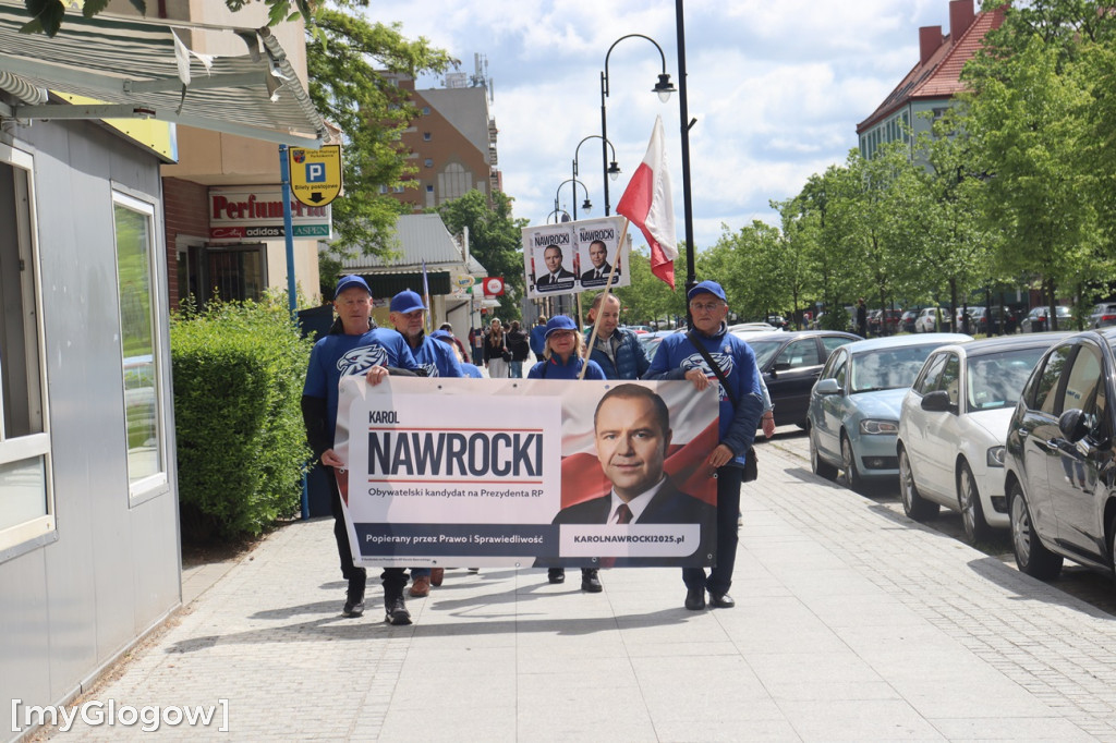 Zwolennicy Nawrockiego