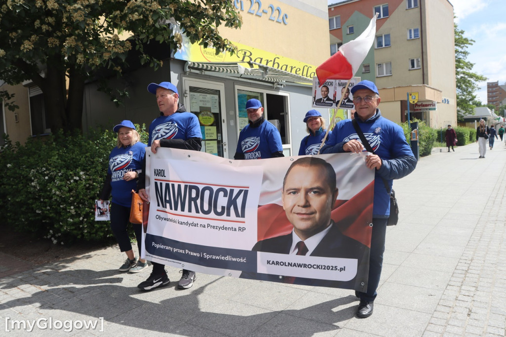 Zwolennicy Nawrockiego