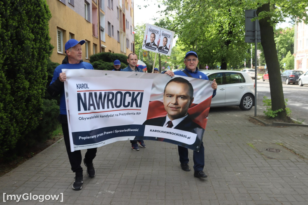 Zwolennicy Nawrockiego
