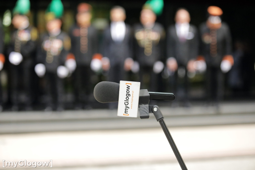 Hutnicza pobudka na dziedzińcu centrali KGHM