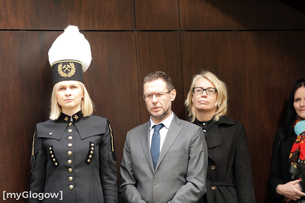 Hutnicza pobudka na dziedzińcu centrali KGHM