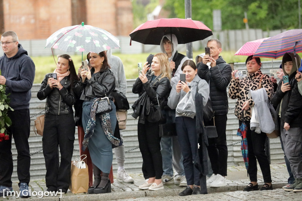 Ósmoklasiści (SP 12 w Głogowie) zatańczyli