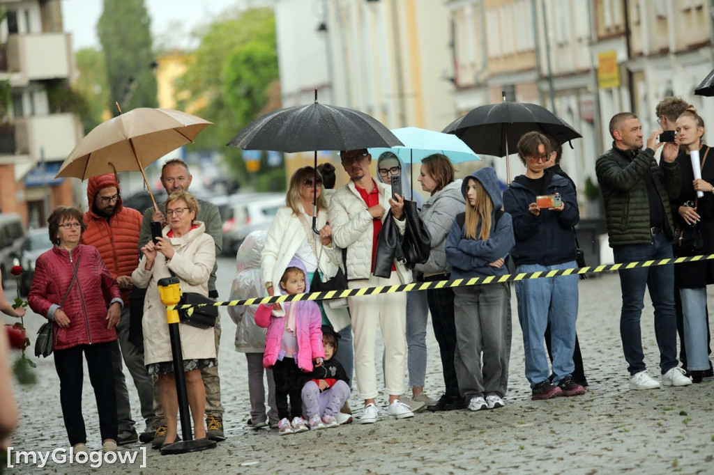 Ósmoklasiści (SP 12 w Głogowie) zatańczyli