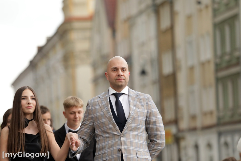 Ósmoklasiści (SP 12 w Głogowie) zatańczyli