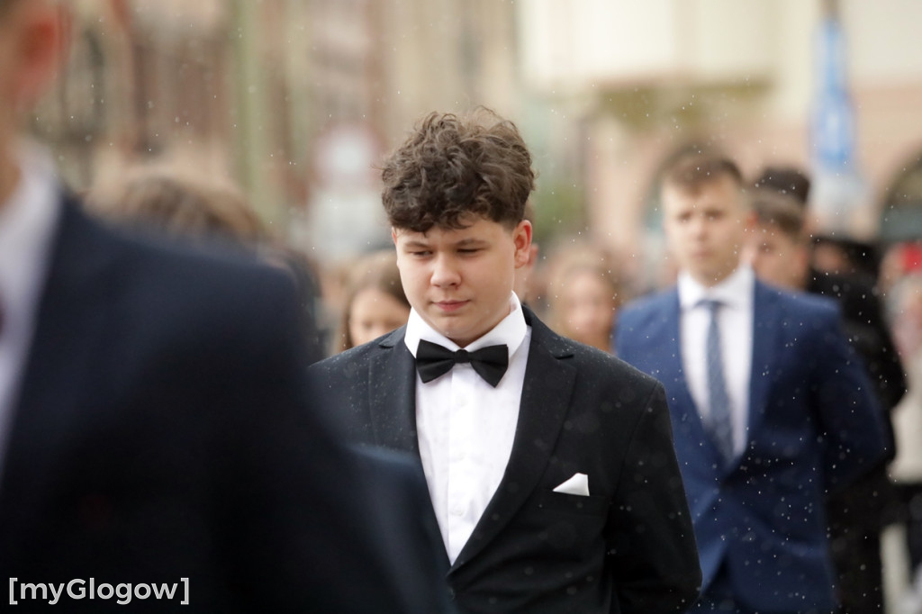 Ósmoklasiści (SP 12 w Głogowie) zatańczyli