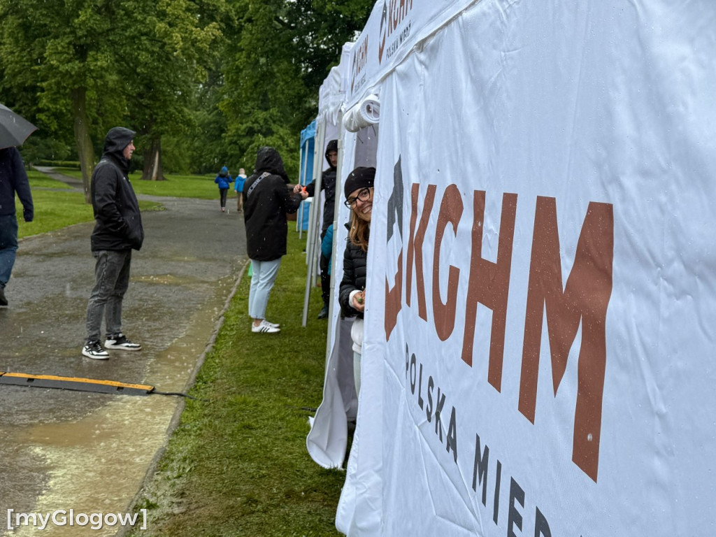 Słonecznie nie jest, ale hutniczy piknik KGHM trwa!