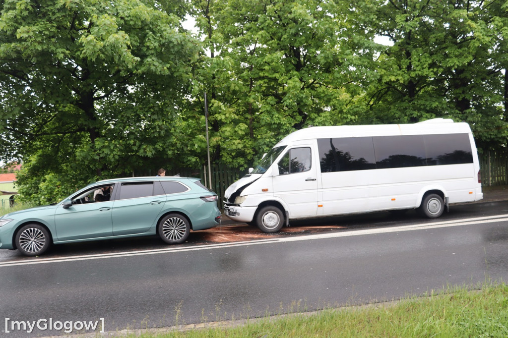 Kolizja busa w Głogowie