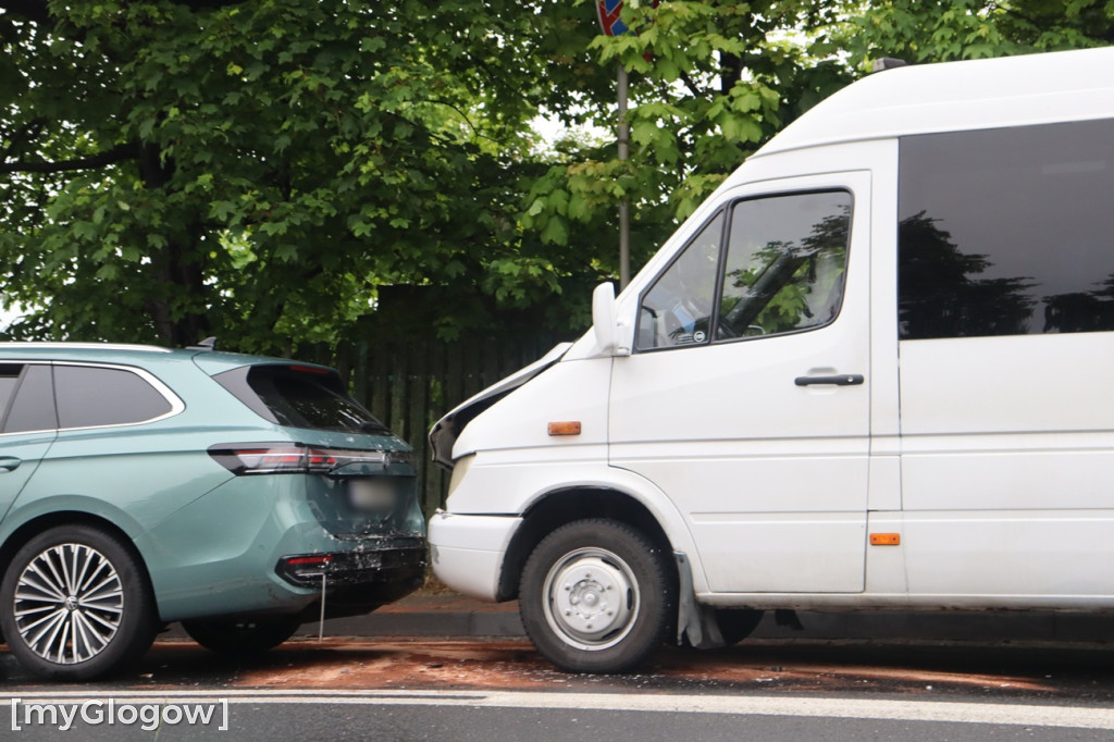 Kolizja busa w Głogowie