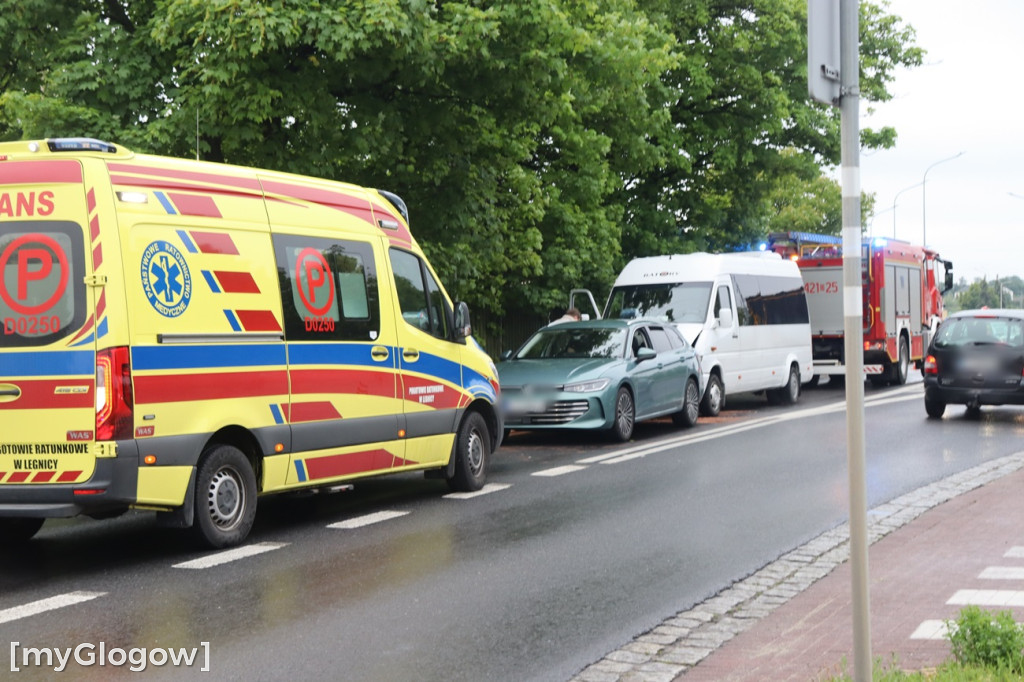 Kolizja busa w Głogowie