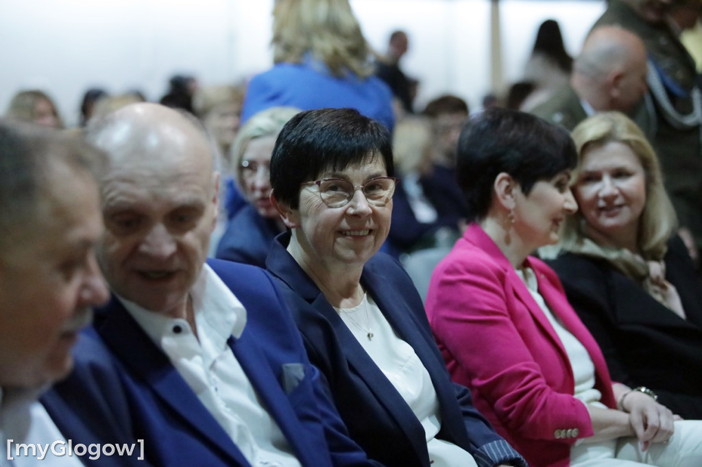 Uroczystość nadania sztandaru w szkole w Głogowie