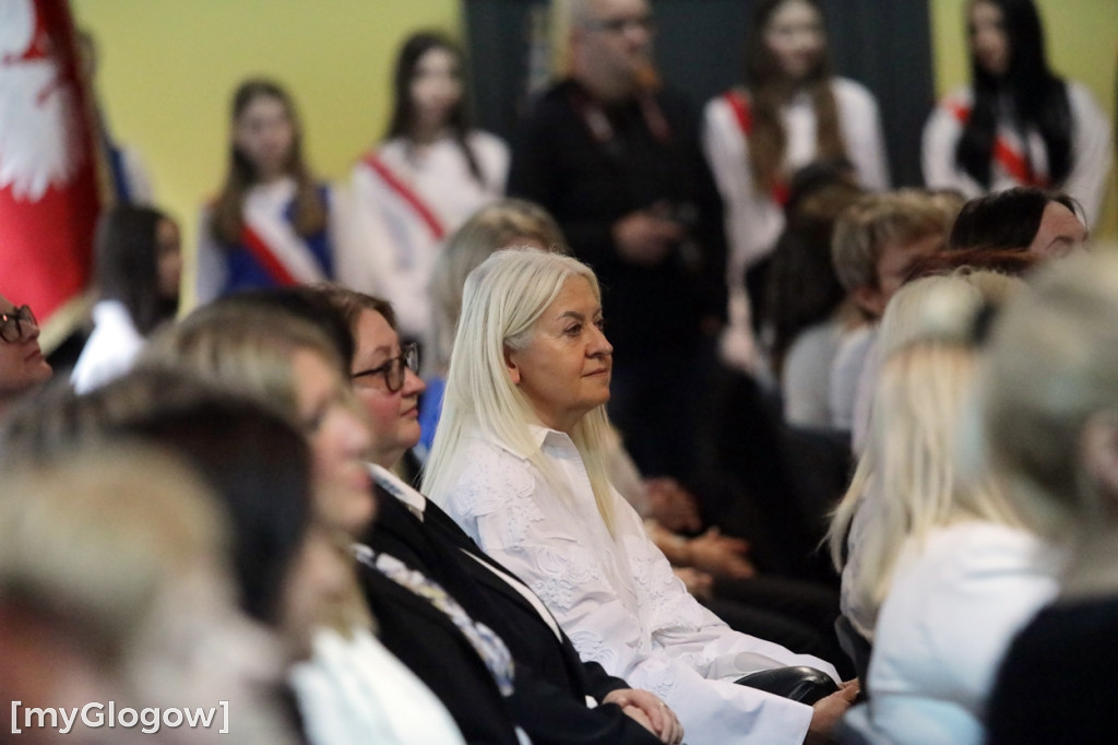 Uroczystość nadania sztandaru w szkole w Głogowie