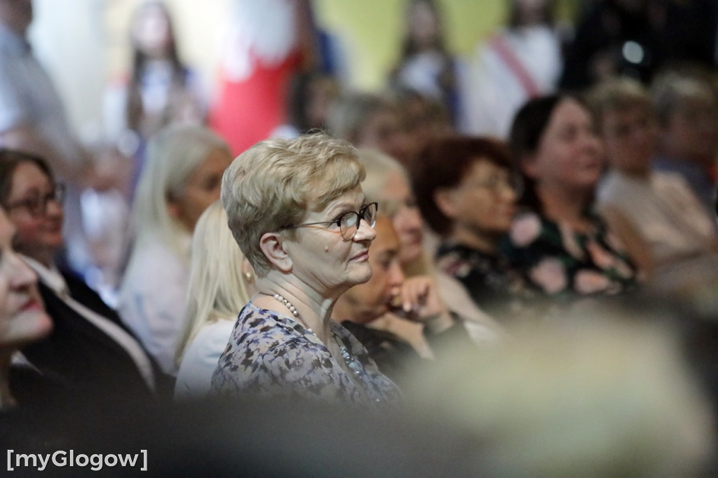 Uroczystość nadania sztandaru w szkole w Głogowie