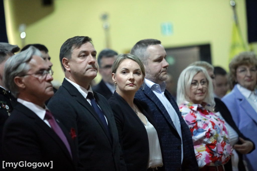 Uroczystość nadania sztandaru w szkole w Głogowie