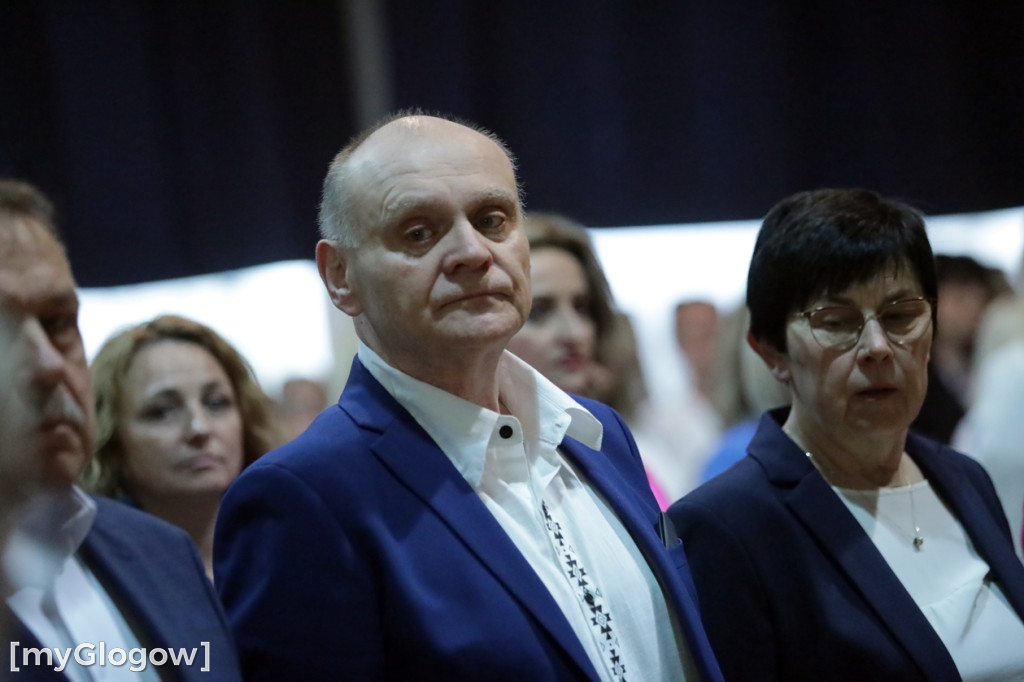 Uroczystość nadania sztandaru w szkole w Głogowie