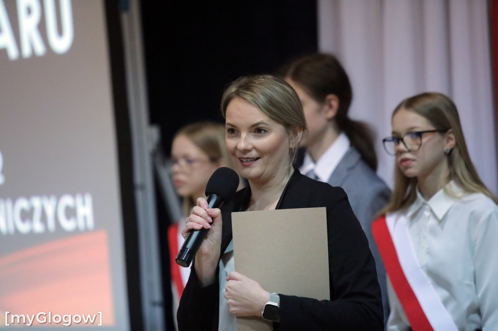 Uroczystość nadania sztandaru w szkole w Głogowie