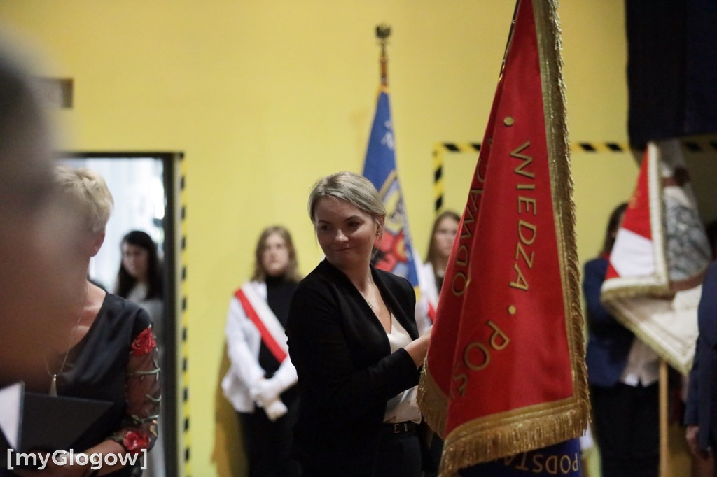 Uroczystość nadania sztandaru w szkole w Głogowie