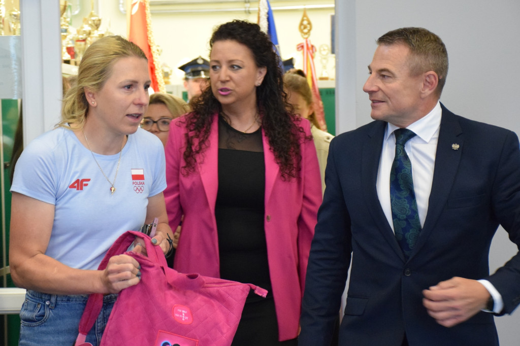 Nadanie imienia SP w Białołęce pod Głogowem