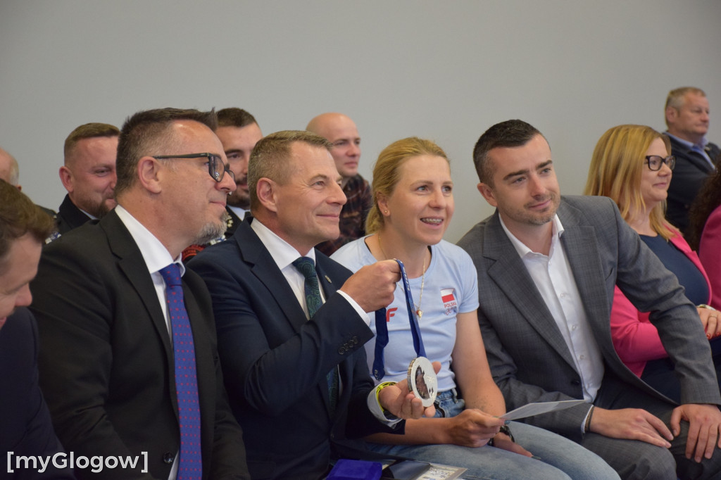 Nadanie imienia SP w Białołęce pod Głogowem