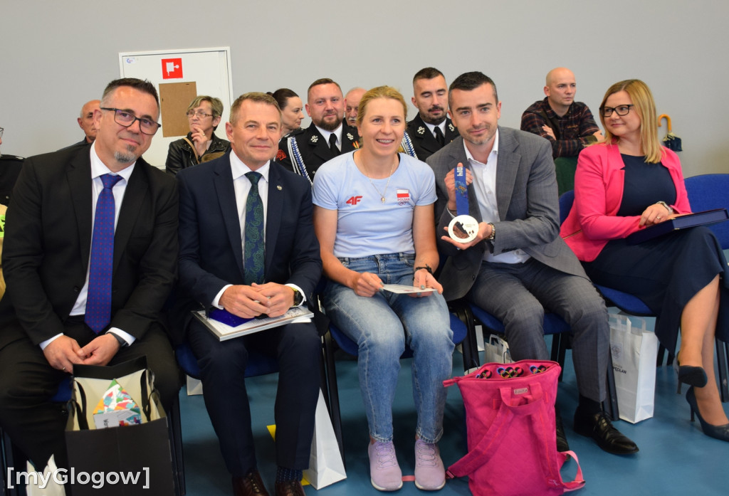 Nadanie imienia SP w Białołęce pod Głogowem