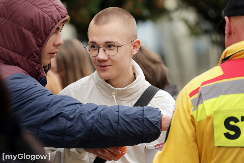 Akcja Strażacy Dzieciom na rynku w Głogowie
