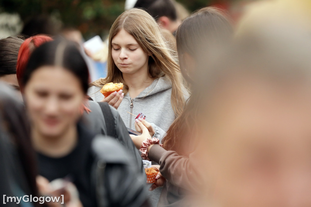 Akcja Strażacy Dzieciom na rynku w Głogowie