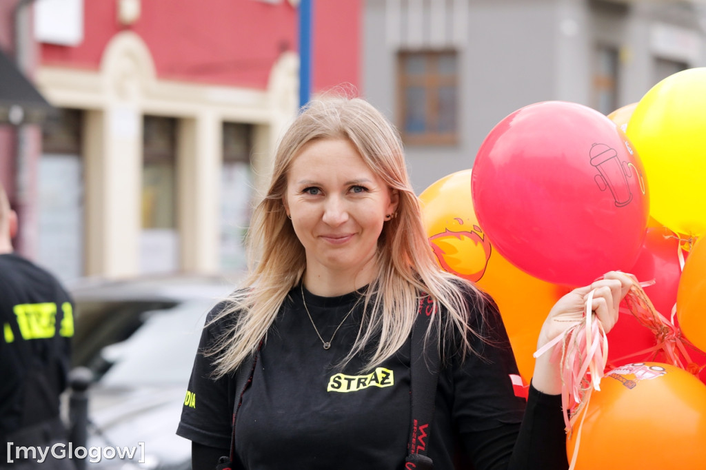 Akcja Strażacy Dzieciom na rynku w Głogowie