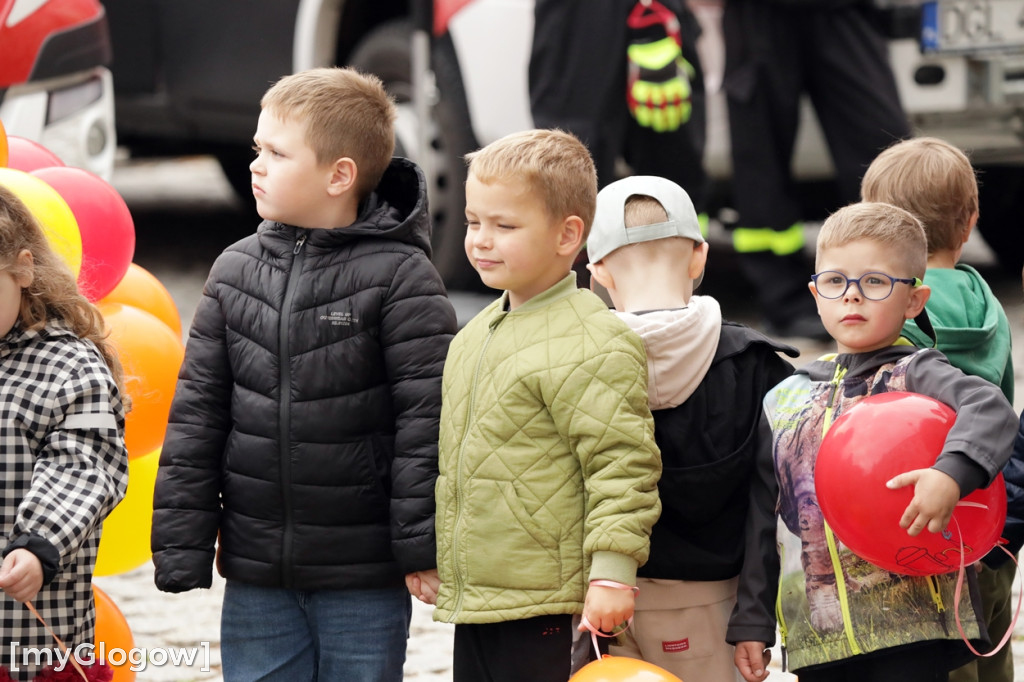 Akcja Strażacy Dzieciom na rynku w Głogowie