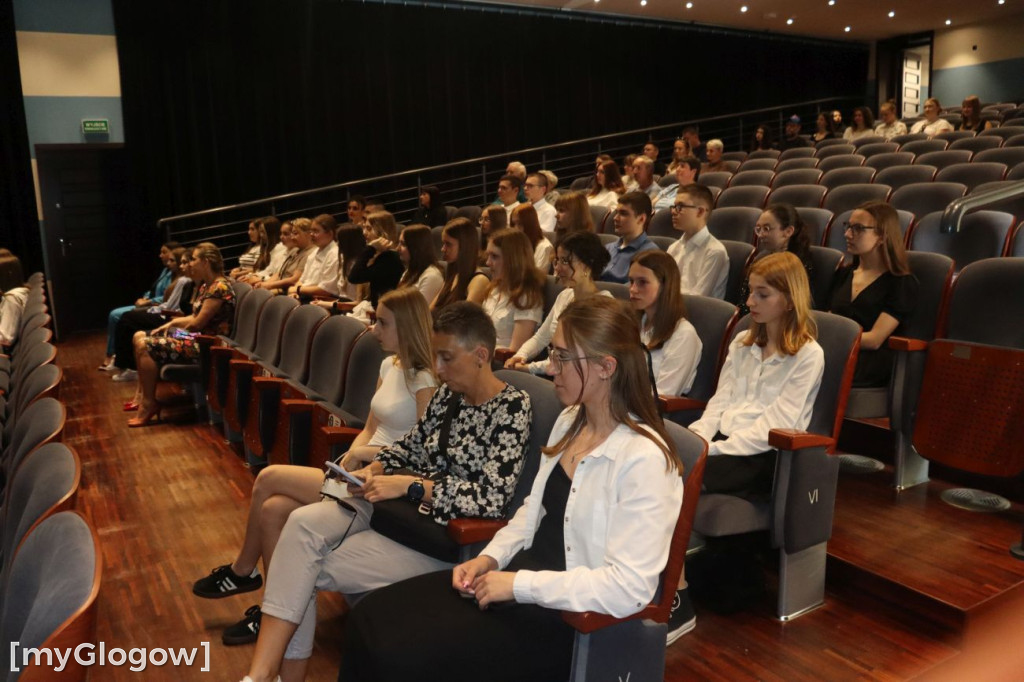 Stypendia prezydenta dla uczniów szkół średnich