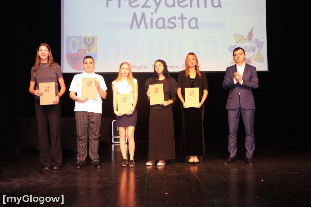Stypendia prezydenta dla uczniów szkół średnich