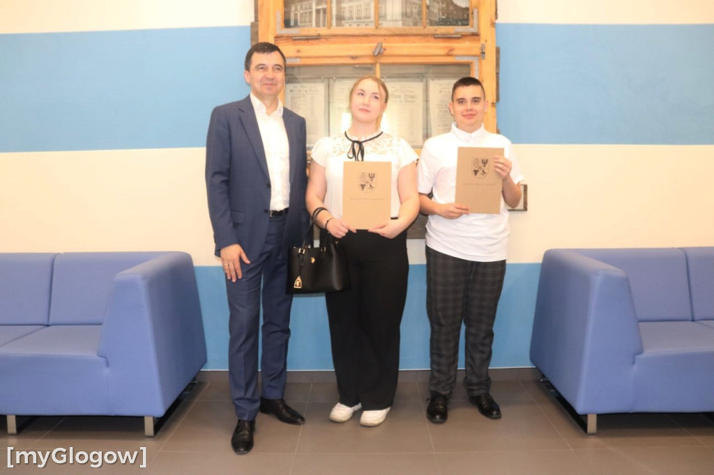 Stypendia prezydenta dla uczniów szkół średnich