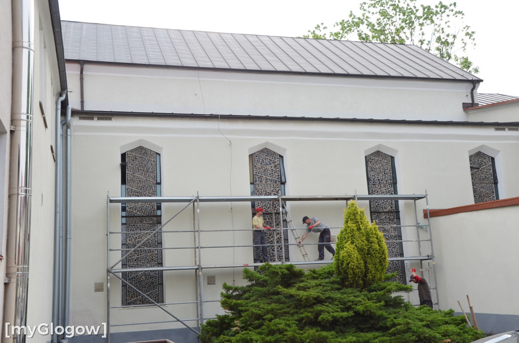 Wymiana okien i witraży w kościele św. Klemensa