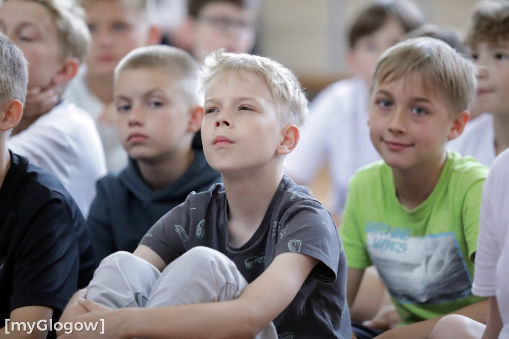 Zajęcia z piłki ręcznej w SP 7 w Głogowie