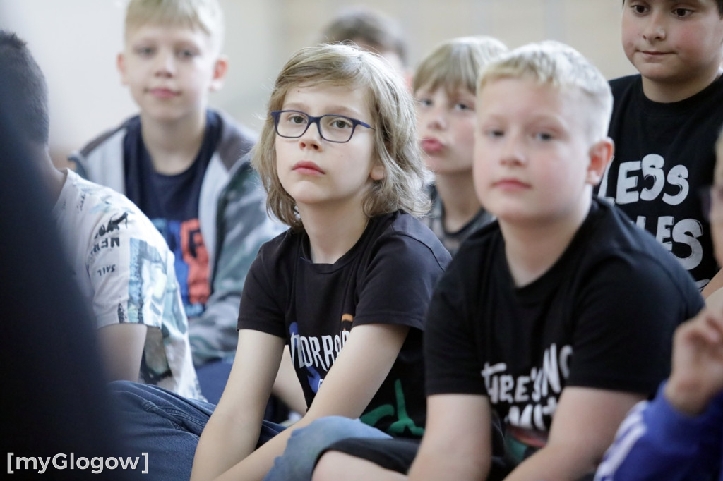 Zajęcia z piłki ręcznej w SP 7 w Głogowie
