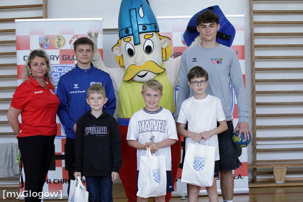 Zajęcia z piłki ręcznej w SP 7 w Głogowie