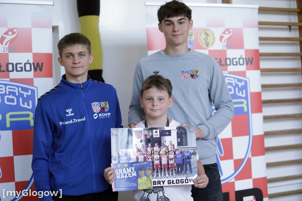 Zajęcia z piłki ręcznej w SP 7 w Głogowie