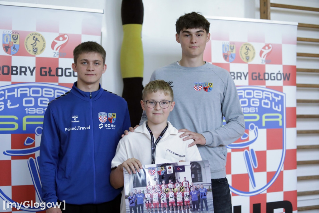 Zajęcia z piłki ręcznej w SP 7 w Głogowie