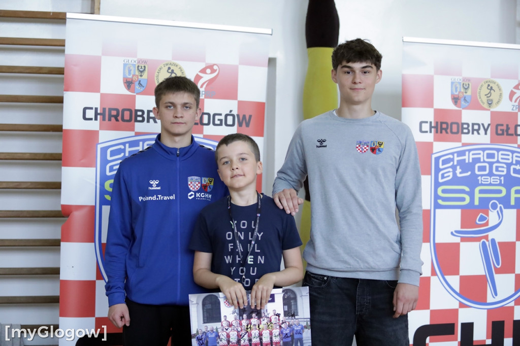 Zajęcia z piłki ręcznej w SP 7 w Głogowie